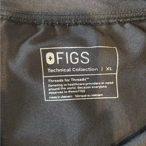 FIGS Black Livingston™ - Basic Scrub Pants
XL - Picture 3 of 3